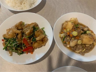 ผัดปลากระพงขึ้นฉ่าย กับ เต้าหู้ทรงเครื่อง