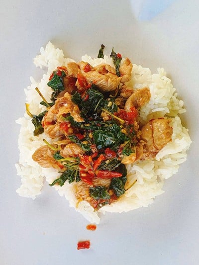 ข้าวกระเพราไก่โบราณ