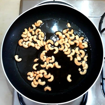วิธีทำ ไก่ผัดเม็ดมะม่วงหิมพานต์ (น้ำพริกเผา) Gai Pad Med Mamuang
