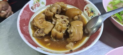 ขาหมูพะโล้