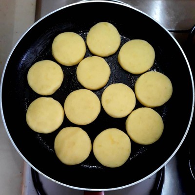 วิธีทำ เค้กข้าวเหนียวมันฝรั่ง (น้ำผึ้ง/อัลมอนด์) Potato Sticky Rice Cake