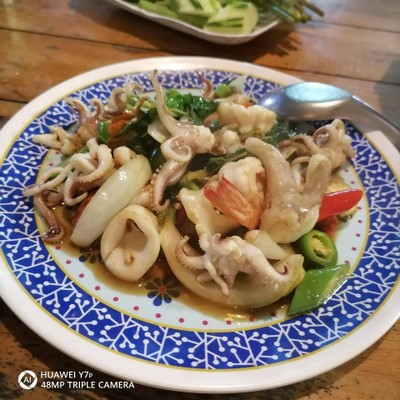 ผัดกระเพราทะเล