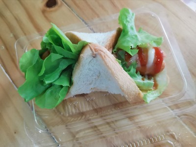 แซนด์วิชห่มผ้าใส้กรอก