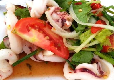 ยำปลาหมึก