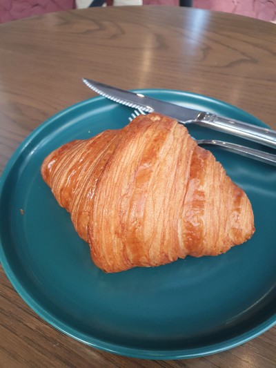 PLAIN CROISSANT