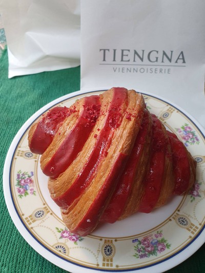 Raspberry Croissant