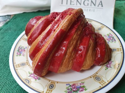 Raspberry Croissant