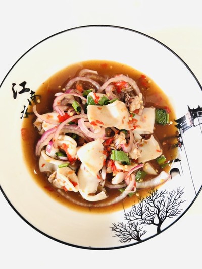 ยำปลาหมึกปลาร้านัว