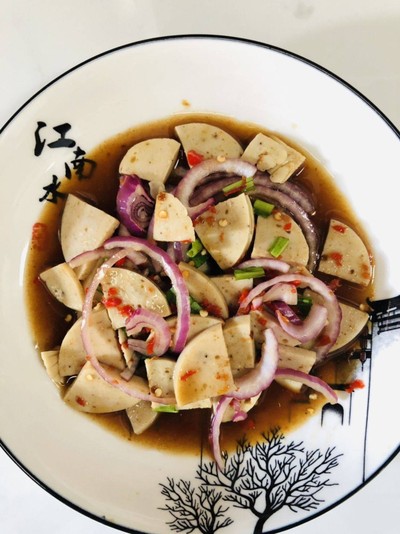 ยำหมูยอปลาร้านัว