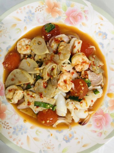 ยำนัวรวมมิตรปลาร้านัว หมูยอ+กุ้งสุก+กุ้งดิบ+หมึก+ไข่แดงเค็ม