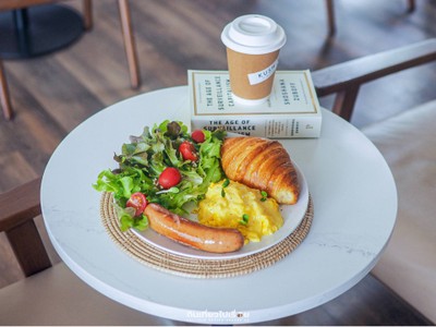 Breakfast & Croissant with Pork Sausage