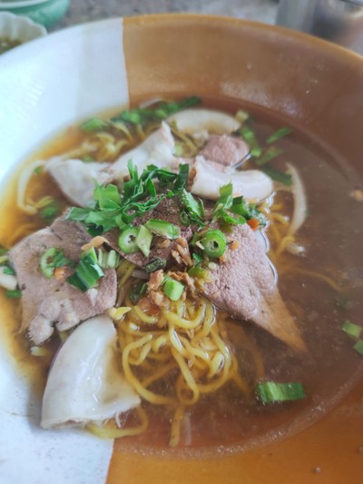 บะหมี่น้ำข้นไส้อ่อน+ตับ