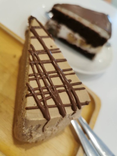 Crispy Almond Mocha Cake