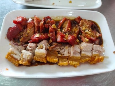 เมนูของร้าน ก๋วยจั๊บหมูกรอบ หลีเจ็กตง ซอยเฉลิมพระเกียรติ 35