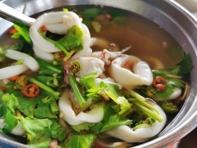 ปลาหมึกนึ่งมะนาว