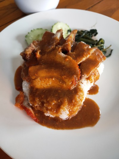 ข้าวหมูแดงหมูกรอบ