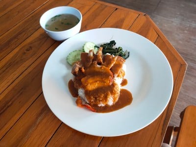 ข้าวหมูแดงหมูกรอบ