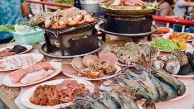 แม่น้ำหมูกะทะ 2 ร่มเกล้า