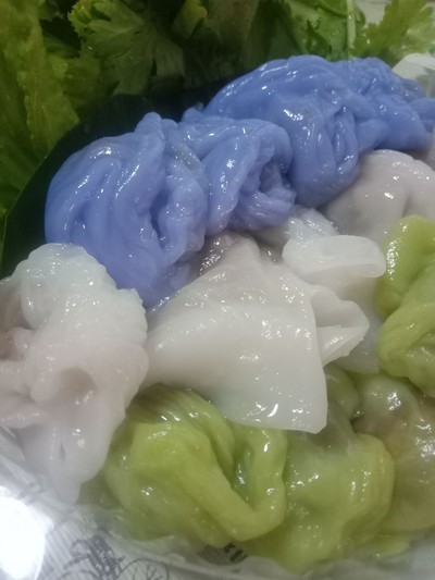 ข้าวเกรียบปากหม้ออัญชัน