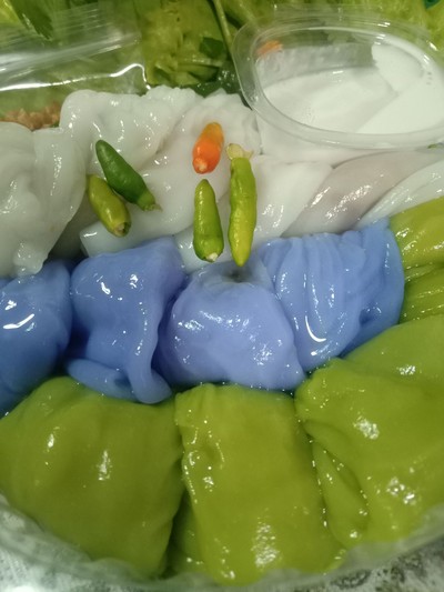 ข้าวเกรียบปากหม้ออัญชัน