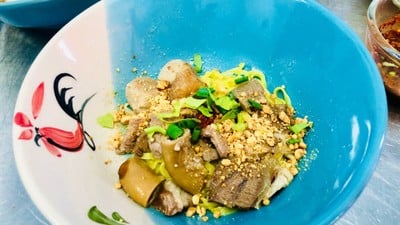 ก๋วยเตี๋ยวตาเม้ง หมู-เนื้อ ก๋วยเตี๋ยวตาเม้ง สูตรโบราณ