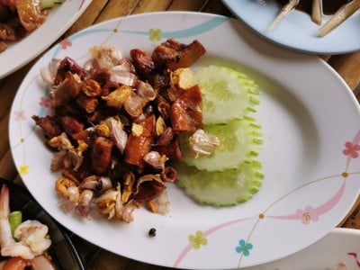 แซ่บอีหลี หลังวัดโพธิ์