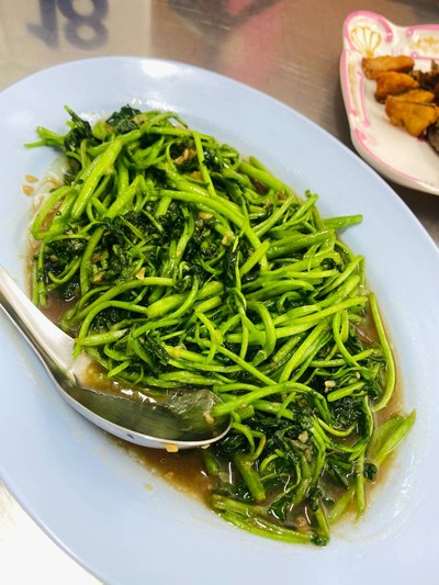 ผัดผักน้ำ