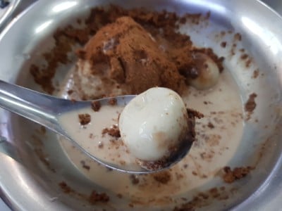 บัวลอยนมสดภูเขาไฟ