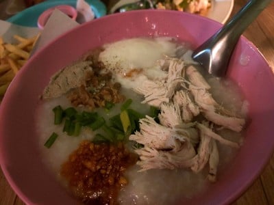 ข้าวต้มไก่ ใส่ไข่