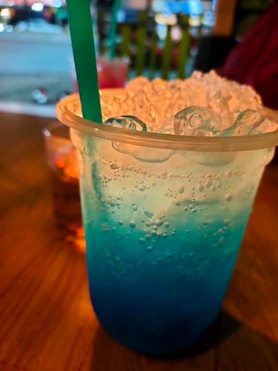 อาหาร หรือ เครื่องดื่ม