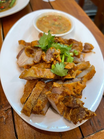 สามชั้นทอดกรอบ