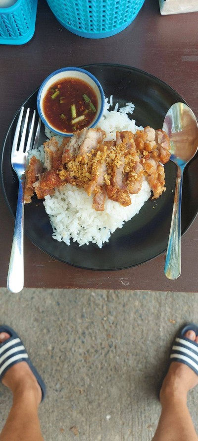 ข้าวสันคอหมูทอด