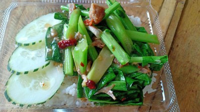 ข้าวคะน้าปลาเค็ม