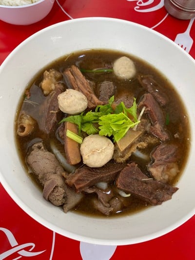 ก๋วยเตี๋ยวเนื้อตุ๋นนายหมี ลาซาล (Original)