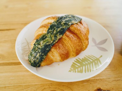 ครัวซองต์ผักโขม