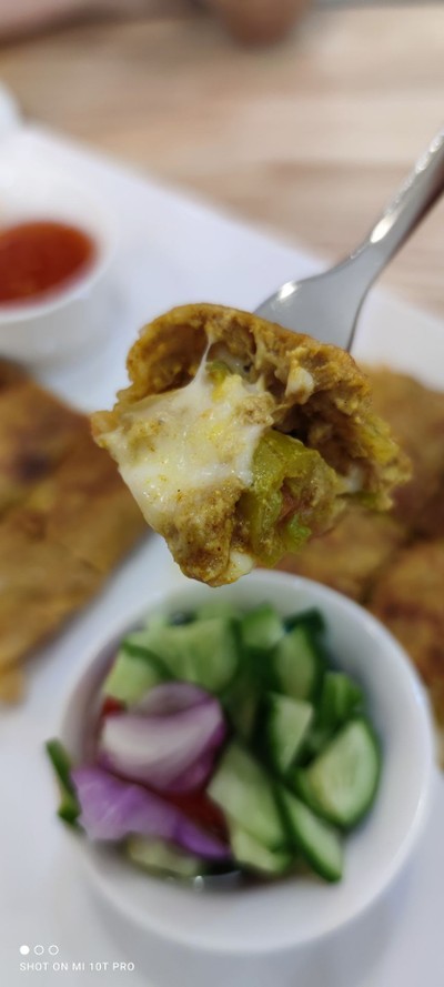 โรตีมะตะไก่ชีส