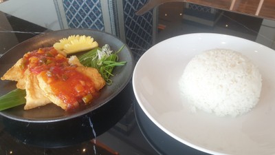 ปลาเปรี้ยวหวาน + ข้าวสวย