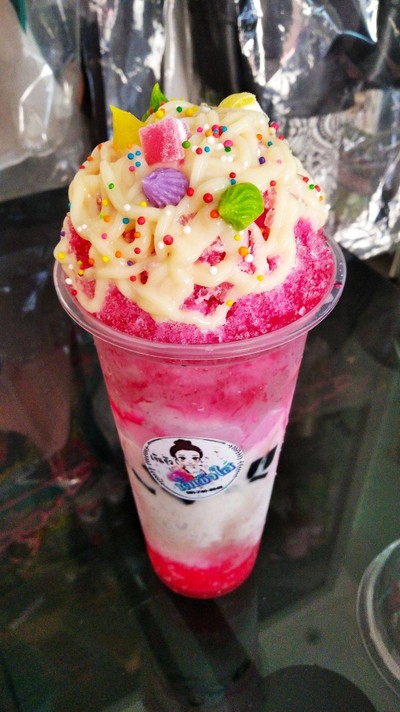 น้ำแข็งใส สตอเบอรี่