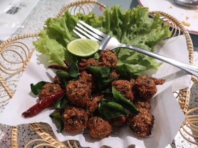 ลาบหมูทอด