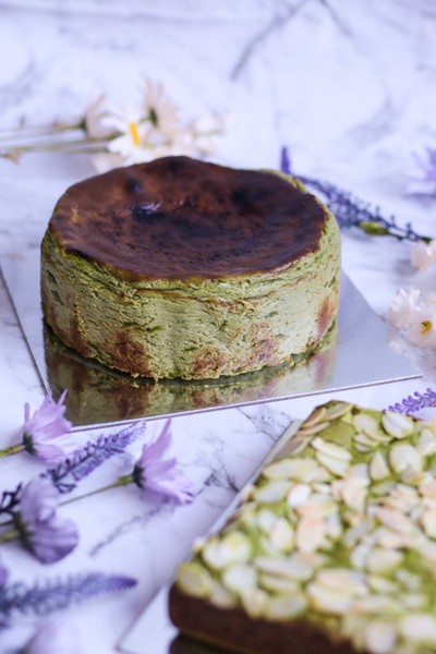 MATCHA CHEESECAKE