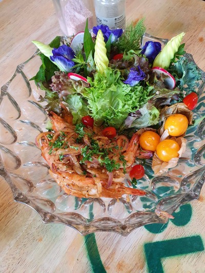 สลัดกุ้งย่าง