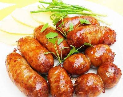 ไส้กรอกอิสาน250 กรัม 100 บาท