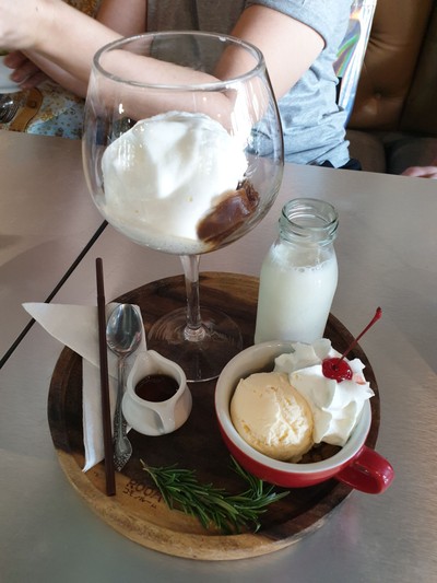 อาหาร หรือ เครื่องดื่ม