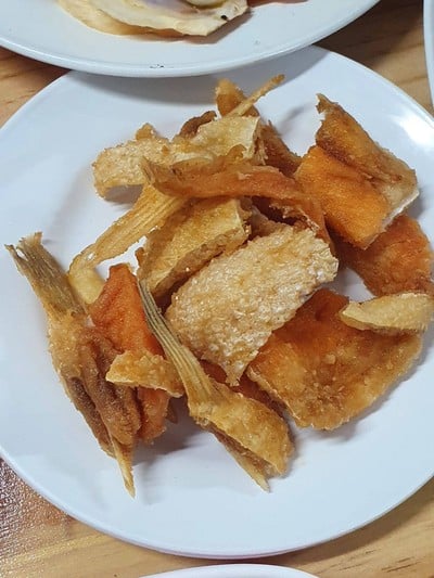 ท้องปลากระพงทอดเกลือ