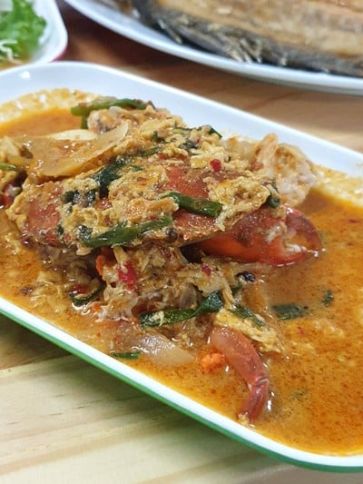 ปูทะเลผัดผงกะหรี่