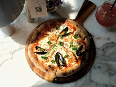 Pescatora Pizza