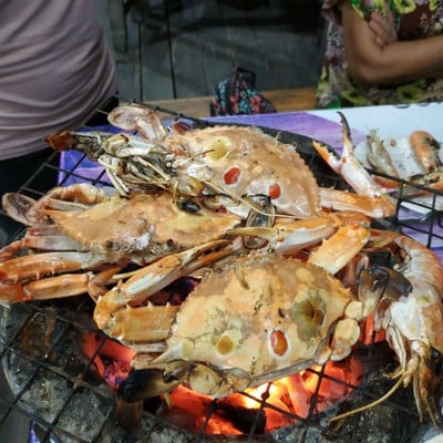 ริมเลหมูกระทะ แหลมท้าวเทวา ศรีราชา