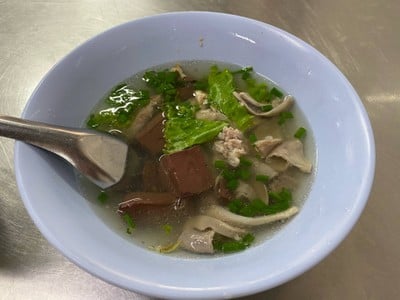เกาเหลาเครื่องในหมู (ต้มเลือดหมู)