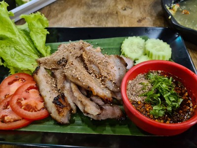 คอหมูย่าง