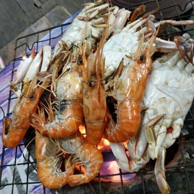 ริมเลหมูกระทะ แหลมท้าวเทวา ศรีราชา